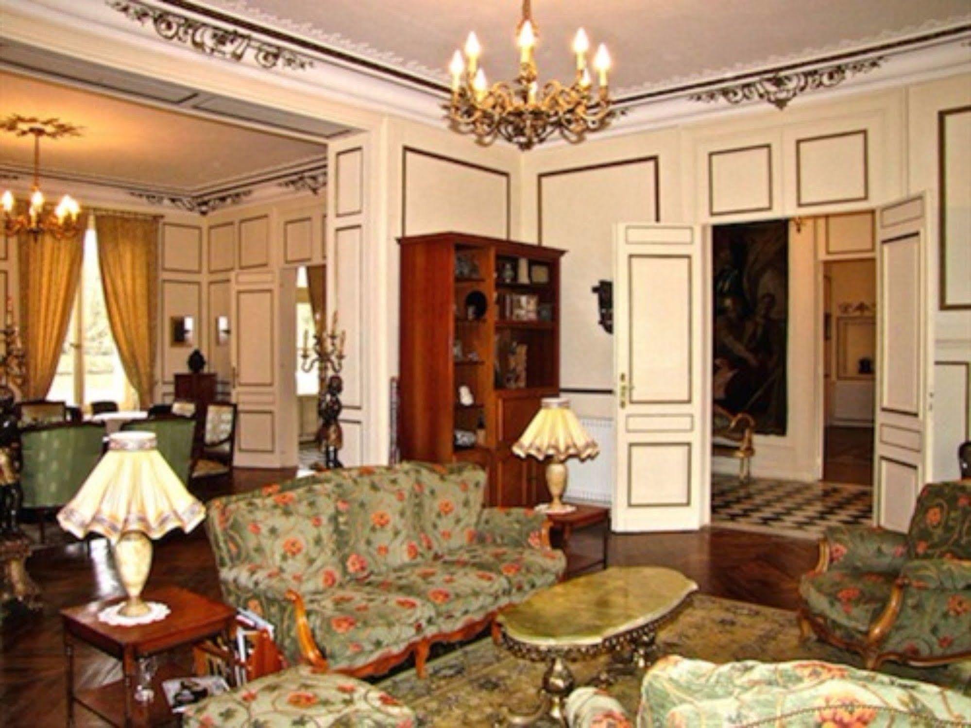 Chateau Les Vallees Tournon-Saint-Pierre Eksteriør billede